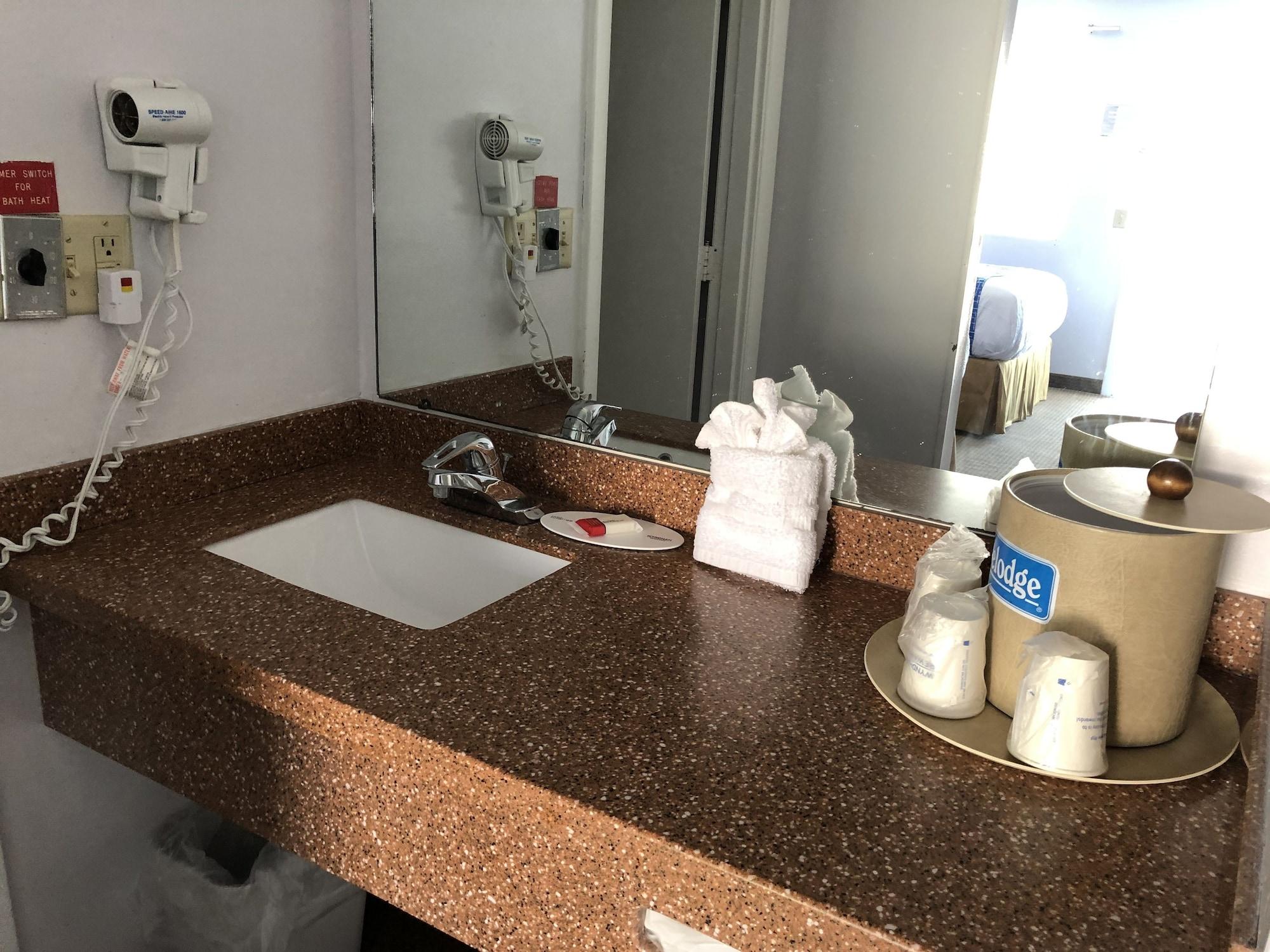 Travelodge By Wyndham Cape Cod Area West Dennis Εξωτερικό φωτογραφία