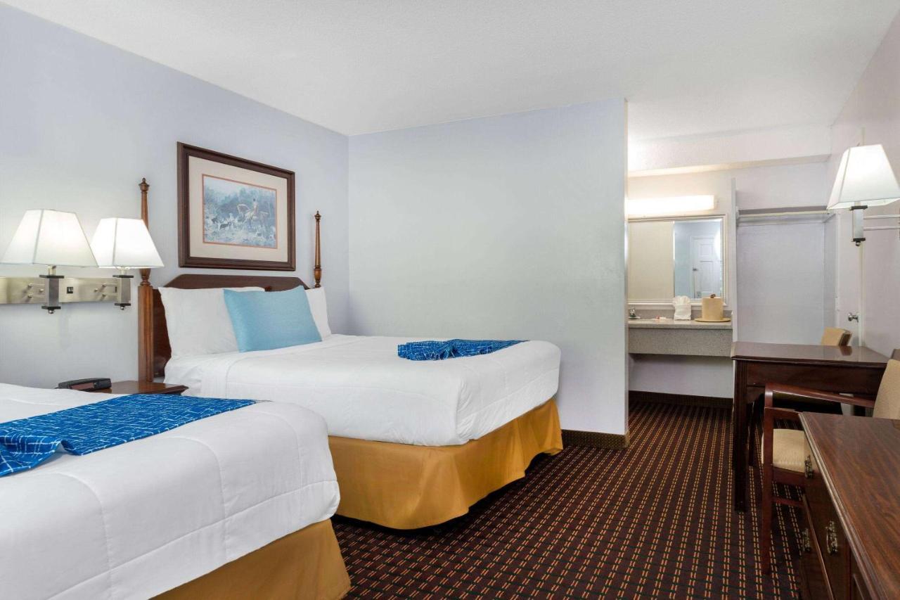 Travelodge By Wyndham Cape Cod Area West Dennis Εξωτερικό φωτογραφία