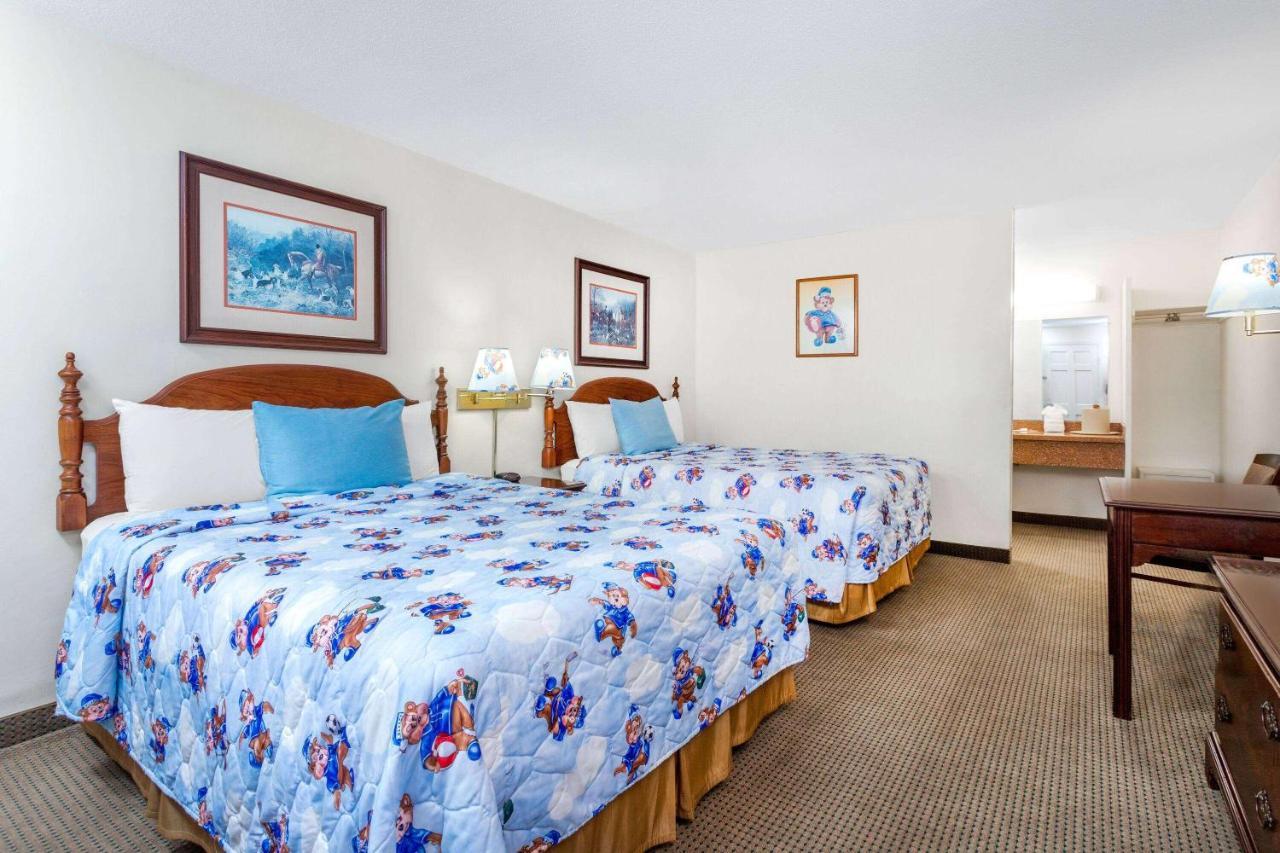 Travelodge By Wyndham Cape Cod Area West Dennis Εξωτερικό φωτογραφία