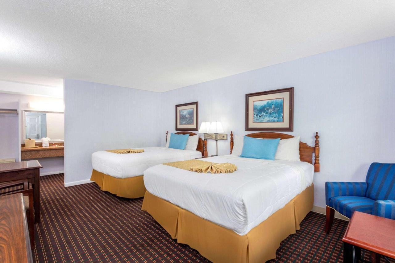 Travelodge By Wyndham Cape Cod Area West Dennis Εξωτερικό φωτογραφία